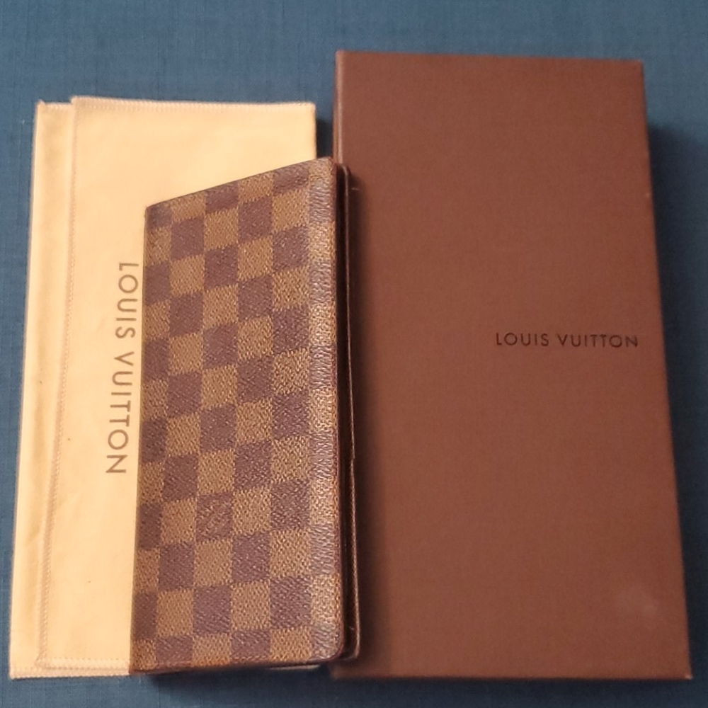 Louis Vuitton Brazza Long Bifold Wallet Damier